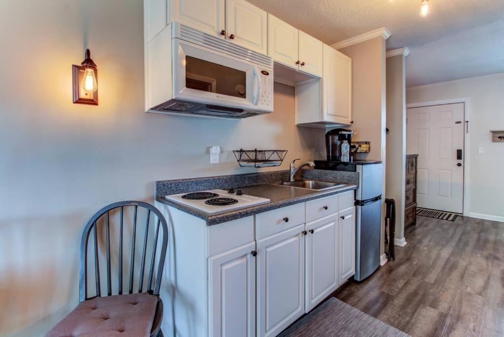 Kraken'S Den * Oceanview * Steps To Ocean * Pool Apartment Каролина Бийч Екстериор снимка